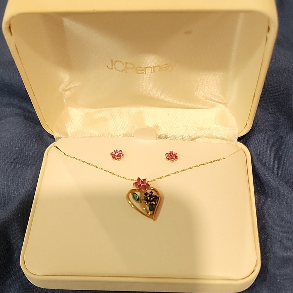 Gold Heart Pendant Necklace with Earrings Set